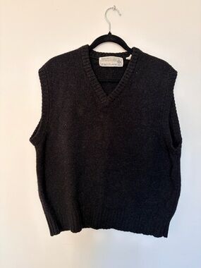 Vintage SEARS The Shetland Virgin Wool Men's Black V‑Neck Knit Sweater Vest - L